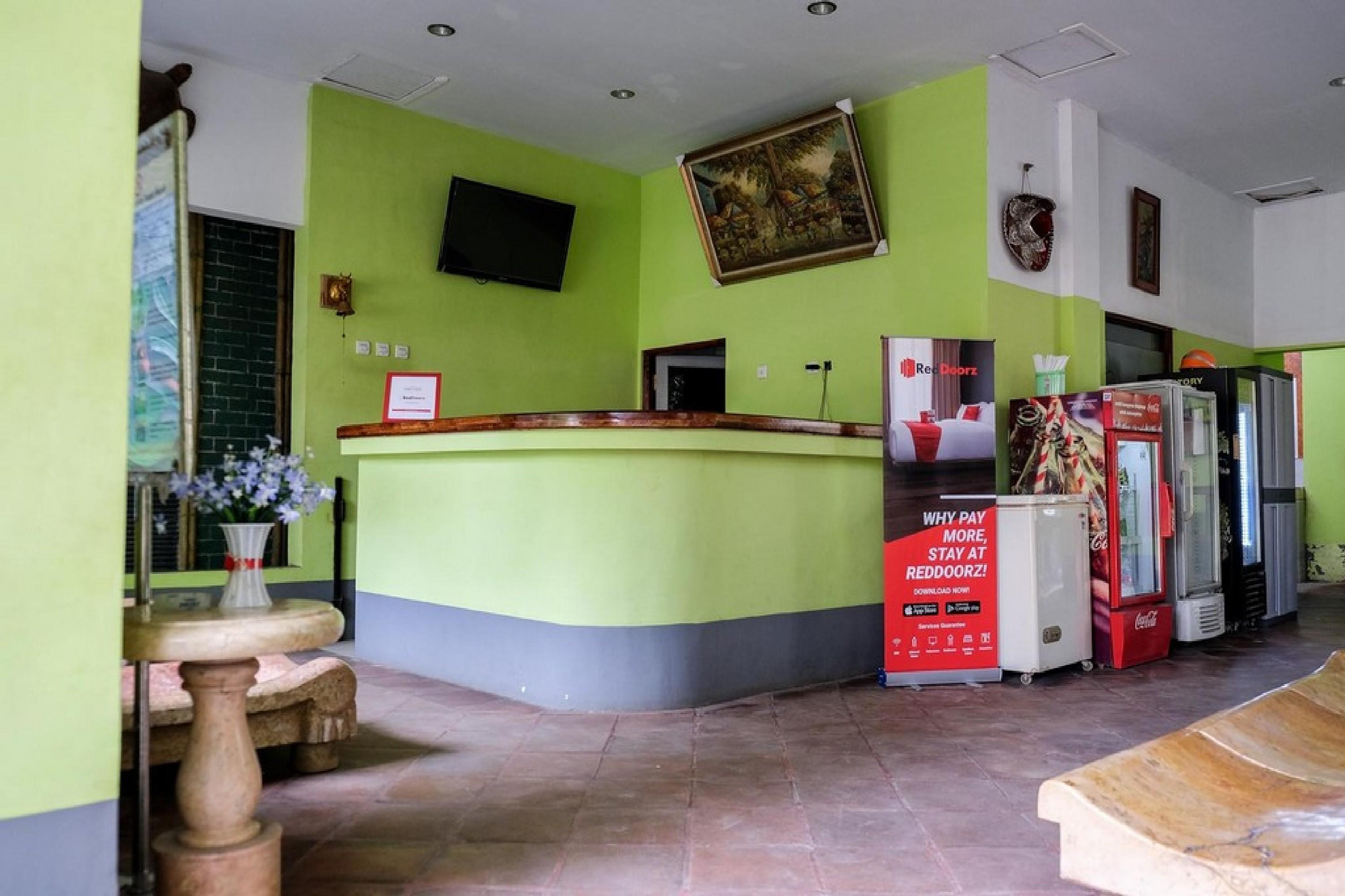 Reddoorz Plus Near Jalan Baru Богор Экстерьер фото
